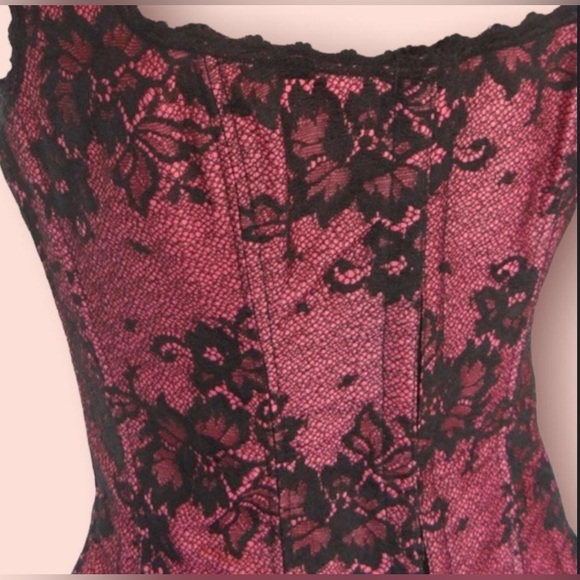 Fredericks of Hollywood Red Lace Corset, size 38 - Picture 3 of 9